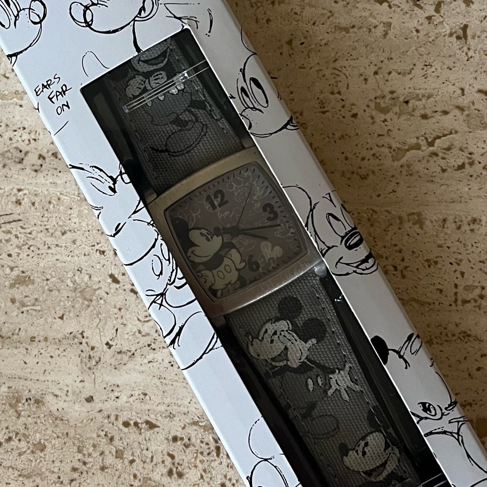 Disney Watch - Picture 4 of 7